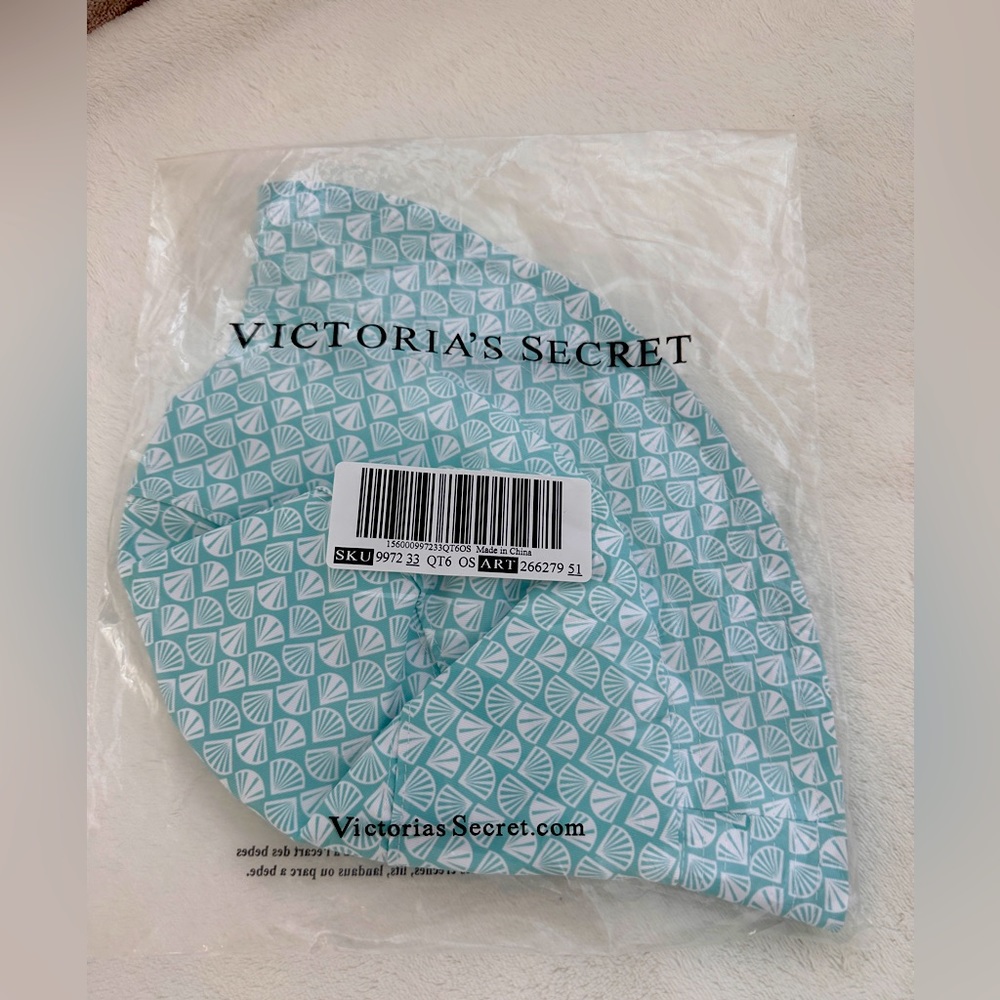 Victoria’s Secret bucket hat